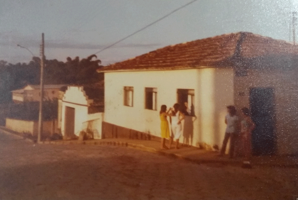 Foto casa e oficina ao chegar em Itumirim